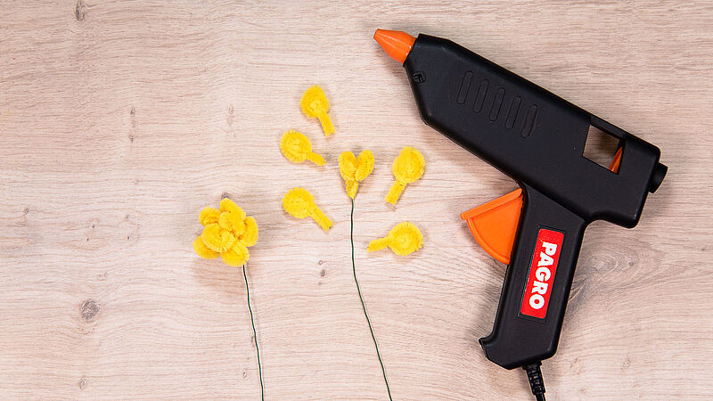 Frühlingsblumen aus Chenilledraht - Schritt 6