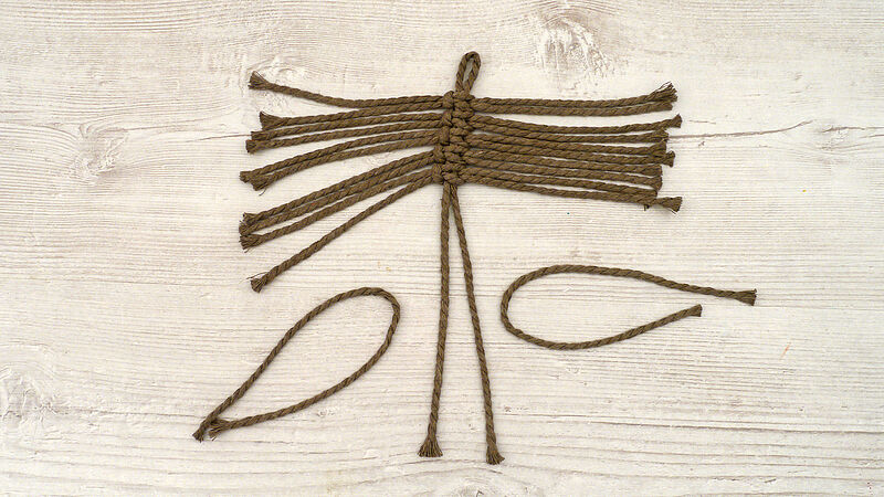 Feder aus Macramé-Garn - Schritt 3