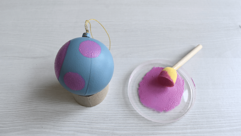Fröhliche Christbaumkugeln - Schritt 2