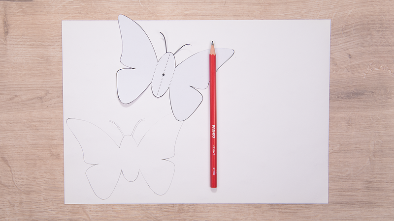 Schmetterling aus Designpapier - Schritt 1