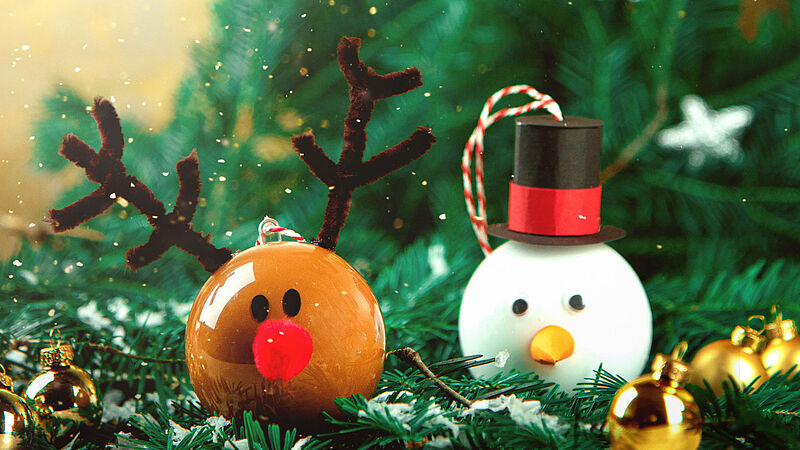 fertige Weihnachtskugeln - Schneemann und Rentier 