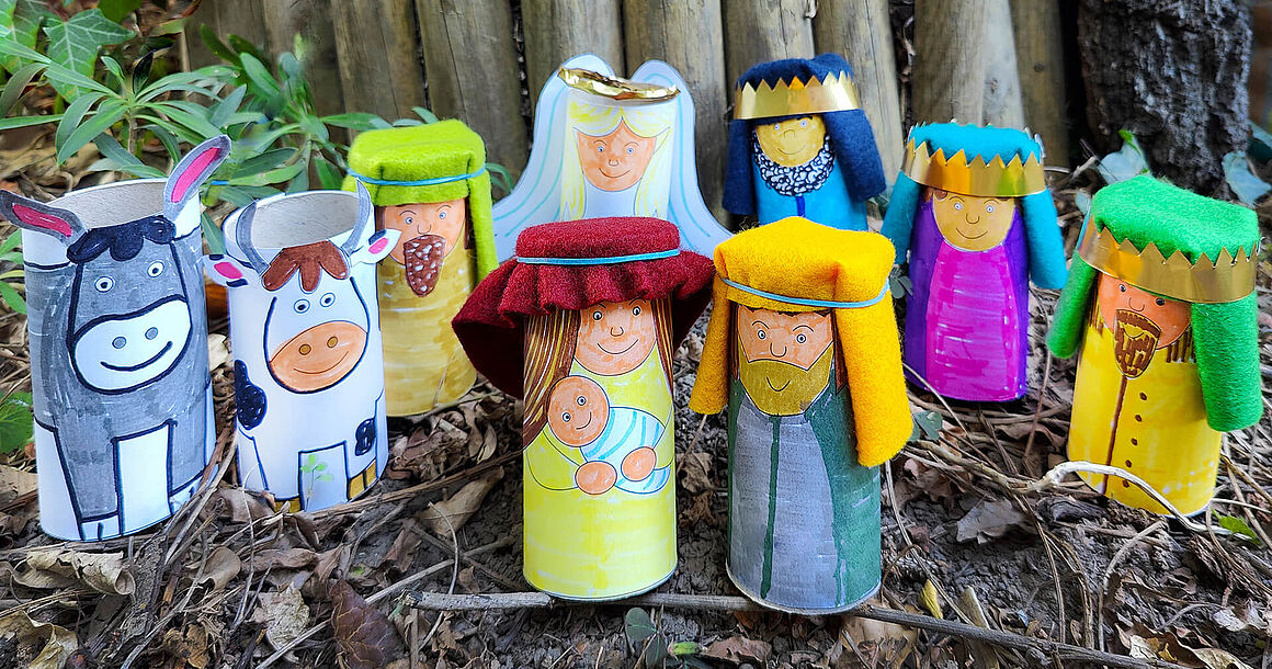 Krippe aus Papierrollen