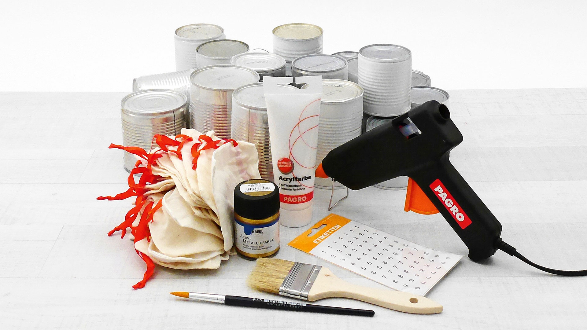 Adventkalender aus Dosen - Bastelmaterialien